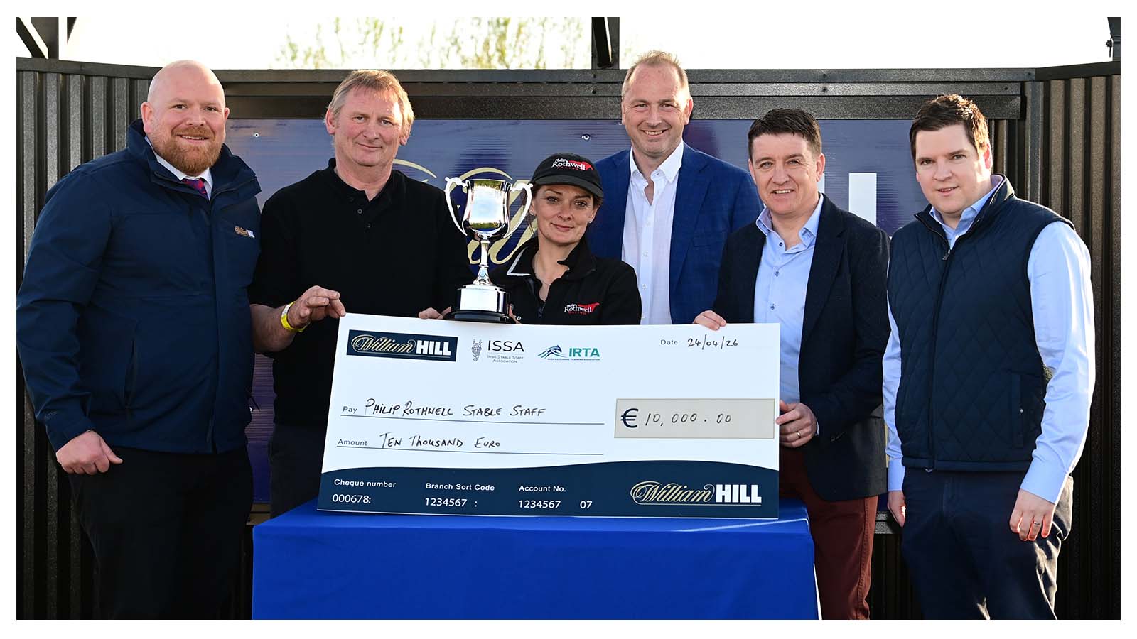 Philip Rothwell and stable staff win William Hill 10k prize